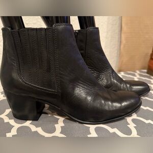Clarks Leather Black Ankle Boots 7 1/2